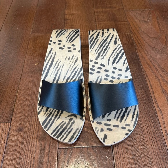 WAVE Luoto Sandal by designer Marita Huurinainen - Picture 2 of 6